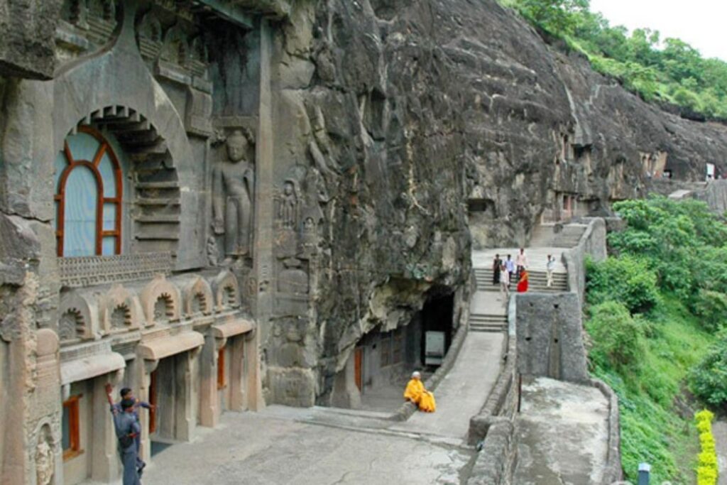 ajanta caves tourism maharashtra 431117