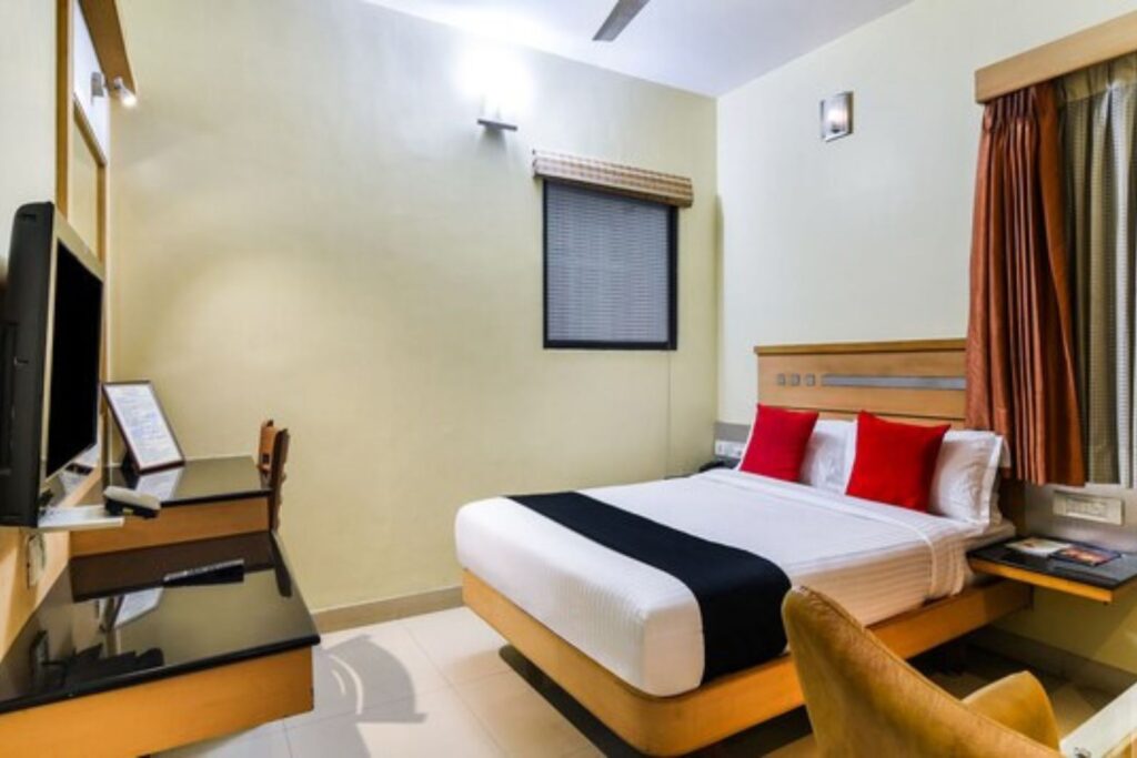 capital o 37664 hotel grand plaza