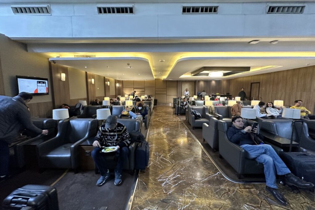 delhi airport terminal 3 lounge