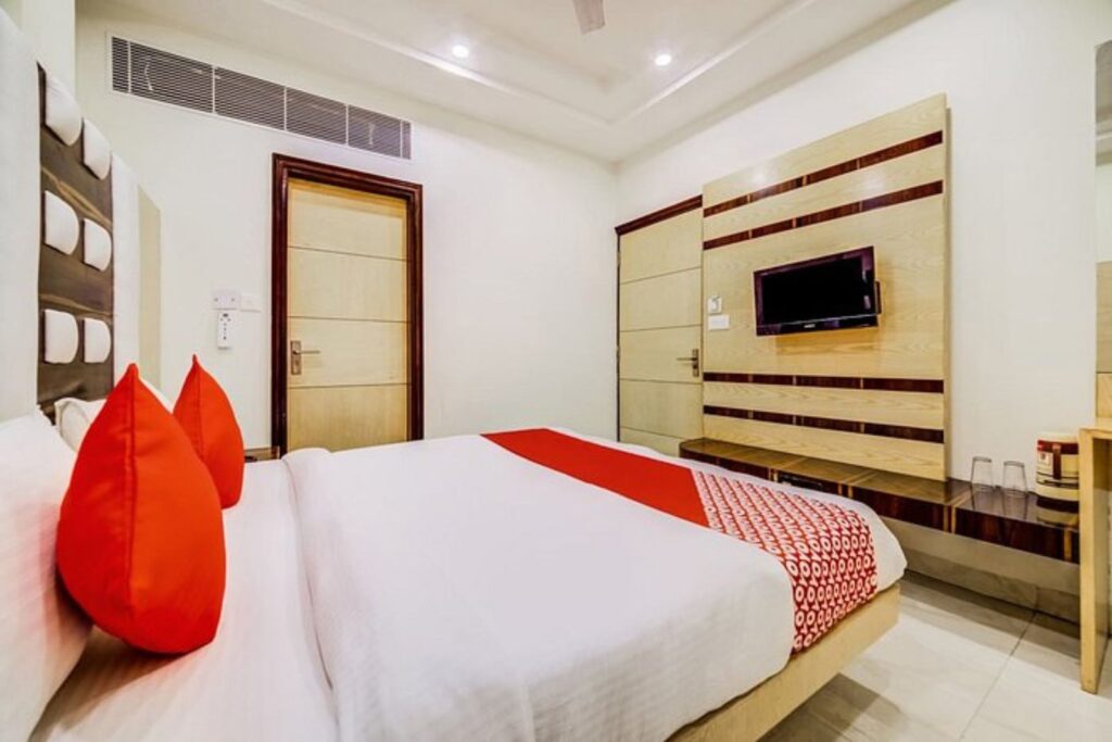 oyo 35385 hotel signature palace new delhi