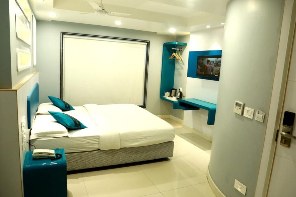 How to Reach OYO 63634 Royale Avenue Hotel Delhi oyo 63634 royale avenue hotel delhi