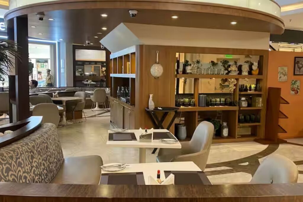 q33 restaurant kolkata