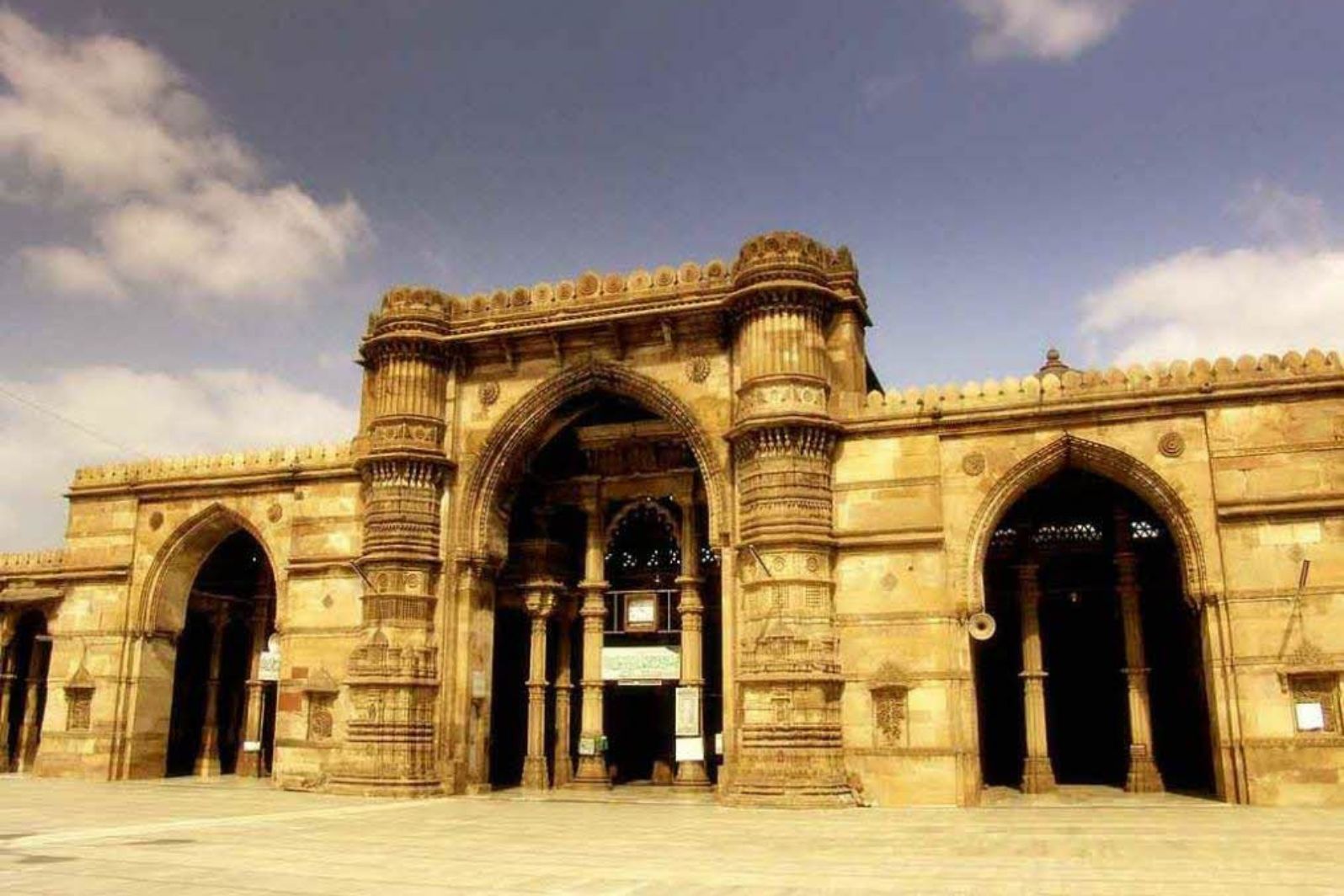 ahmedabad 3 darwaja historical landmark