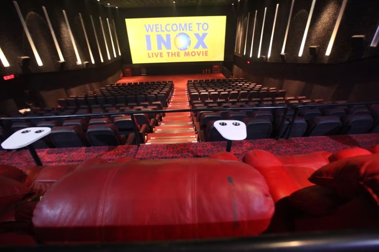 inox theater faridabad sector 35