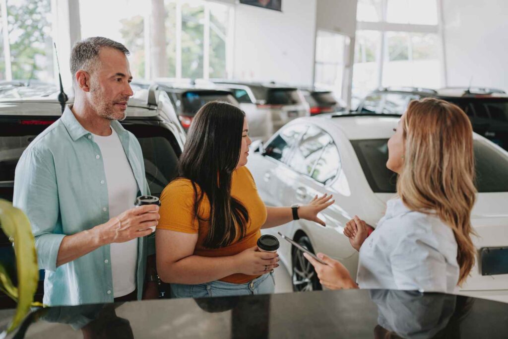 How to Choose Between Leasing and Buying a Car
